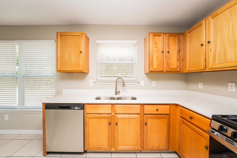 2,080/Mo, 4097 Rosebud Park Dr Snellville, GA 30039 Kitchen View