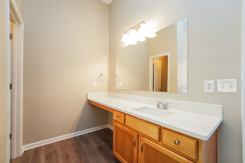 2,080/Mo, 4097 Rosebud Park Dr Snellville, GA 30039 Main Bathroom View