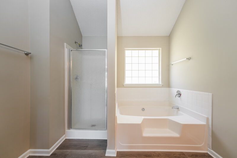 2,080/Mo, 4097 Rosebud Park Dr Snellville, GA 30039 Main Bathroom View 2