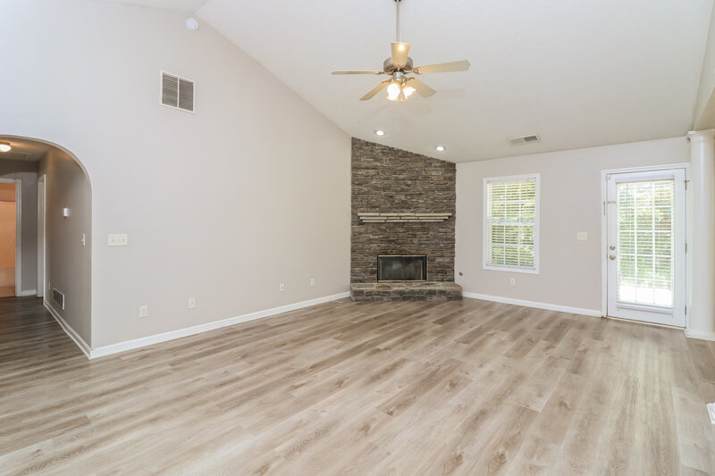 1,840/Mo, 216 Overlook Dr Dallas, GA 30157 Living Room View 4