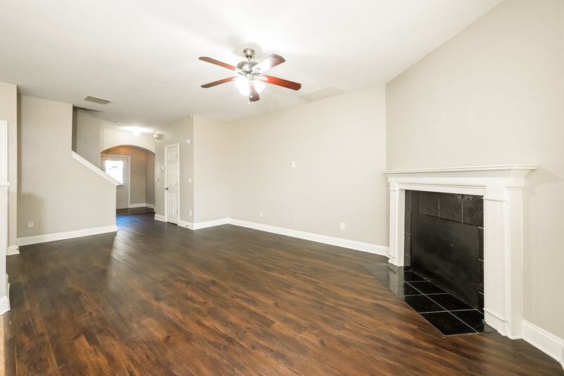 1,925/Mo, 5331 Apple Grove Rd Buford, GA 30519 Living Room View 2