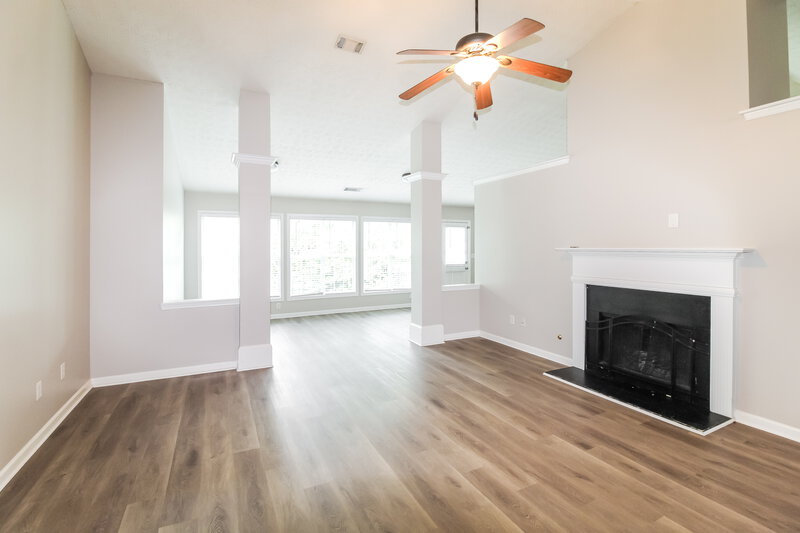 2,180/Mo, 320 Ballyshannon Dr Dacula, GA 30019 Living Room View