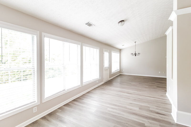 2,180/Mo, 320 Ballyshannon Dr Dacula, GA 30019 Family Room View
