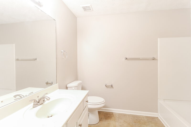 2,180/Mo, 320 Ballyshannon Dr Dacula, GA 30019 Bathroom View