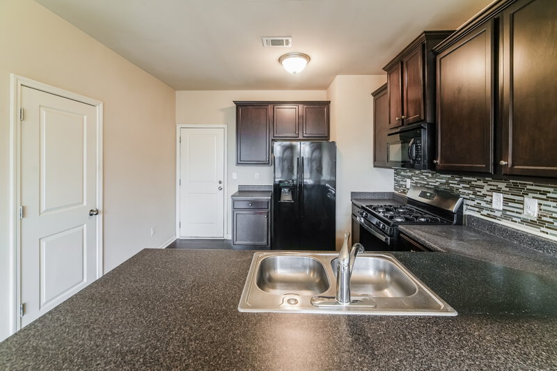2,055/Mo, 2974 E Captiva Dr Douglasville, GA 30135 Kitchen View