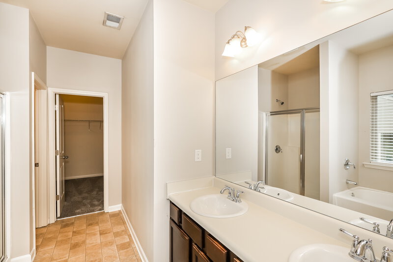 1,885/Mo, 2960 Nairn Ct Douglasville, GA 30135 Main Bathroom View