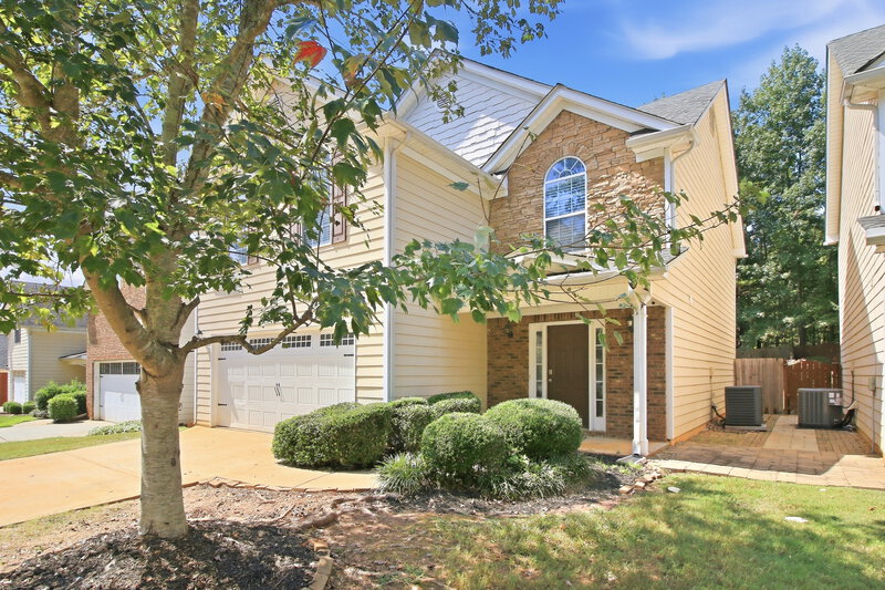 2,130/Mo, 70 Stony Oak Dr Newnan, GA 30263 Front View