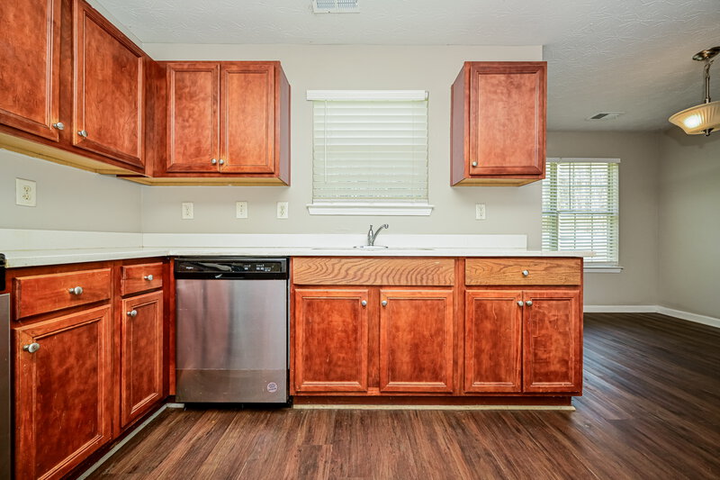 2,310/Mo, 70 Stony Oak Dr Newnan, GA 30263 Kitchen View