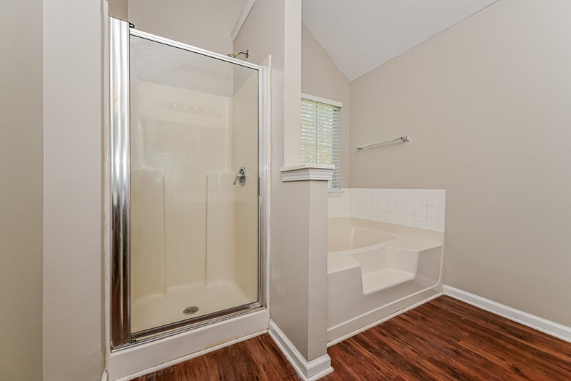 2,310/Mo, 70 Stony Oak Dr Newnan, GA 30263 Main Bathroom View 2