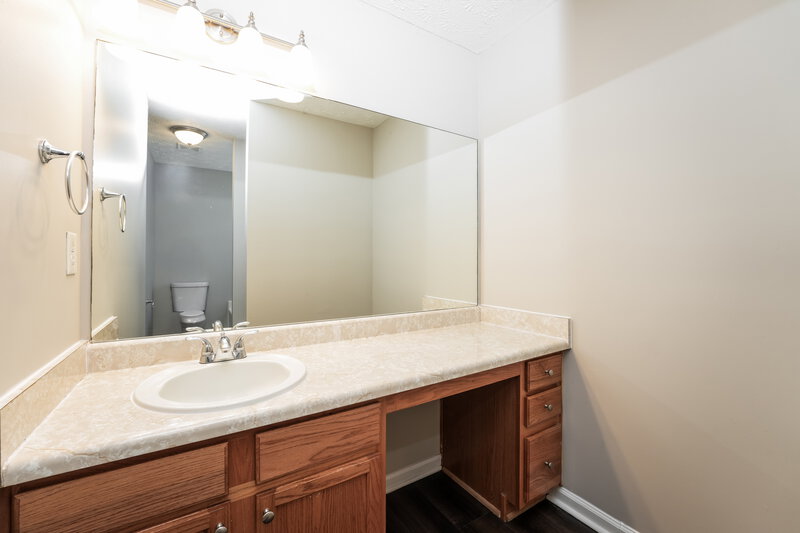 1,890/Mo, 519 Shenandoah Ln Winder, GA 30680 Main Bathroom View