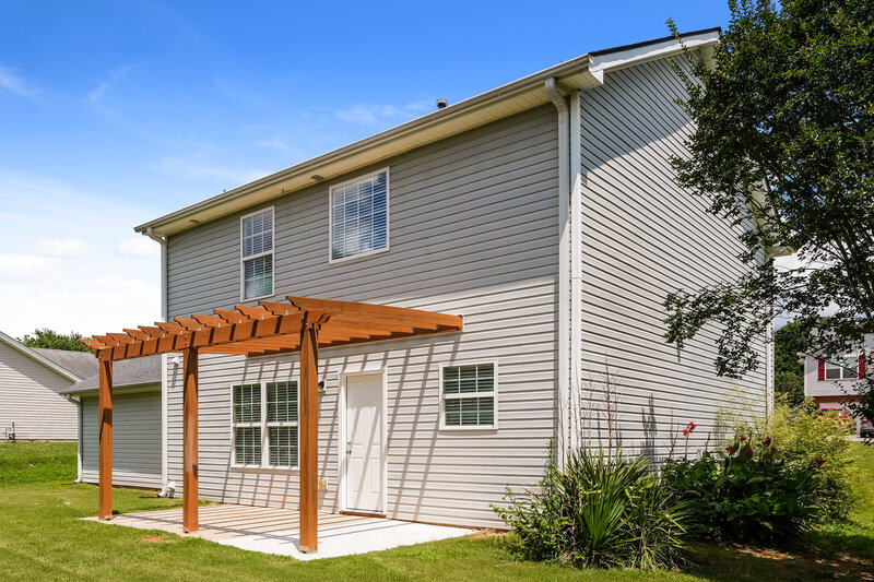 1,890/Mo, 519 Shenandoah Ln Winder, GA 30680 Rear View