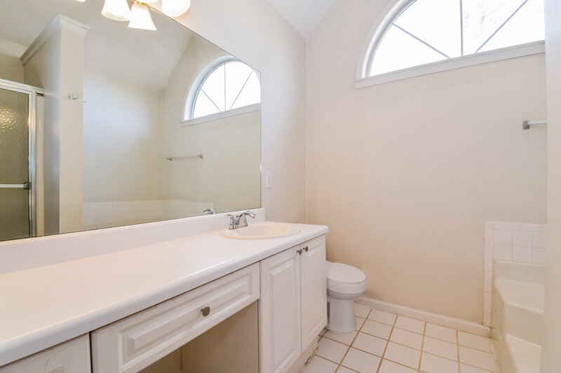 2,205/Mo, 10 Elmwood Dr Sharpsburg, GA 30277 Main Bathroom View