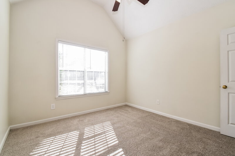 2,205/Mo, 10 Elmwood Dr Sharpsburg, GA 30277 Bedroom View