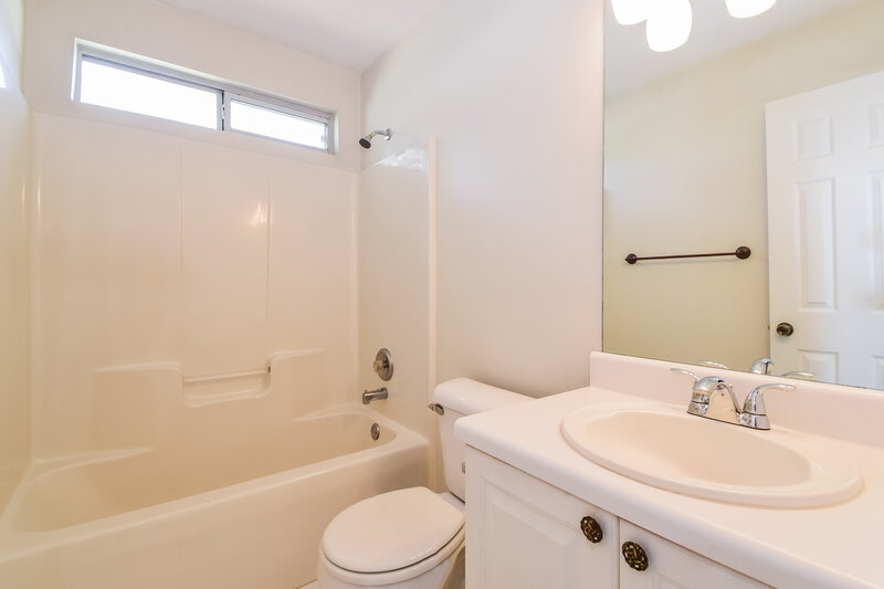 2,205/Mo, 10 Elmwood Dr Sharpsburg, GA 30277 Bathroom View