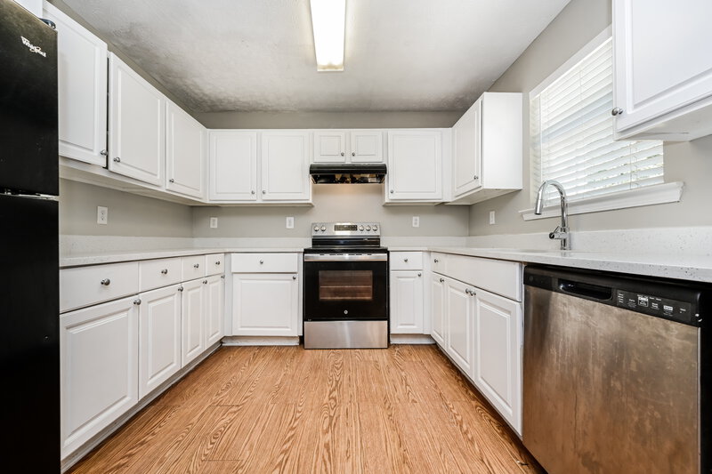 2,670/Mo, 215 Carlin Ct McDonough, GA 30252 Kitchen View