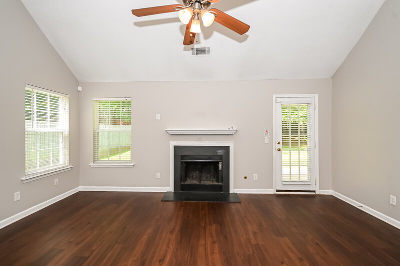1,960/Mo, 318 Westminster Dr Canton, GA 30114 Living Room View