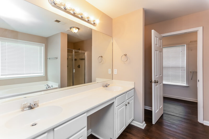 2,235/Mo, 417 Little River Rd Canton, GA 30114 Main Bathroom View