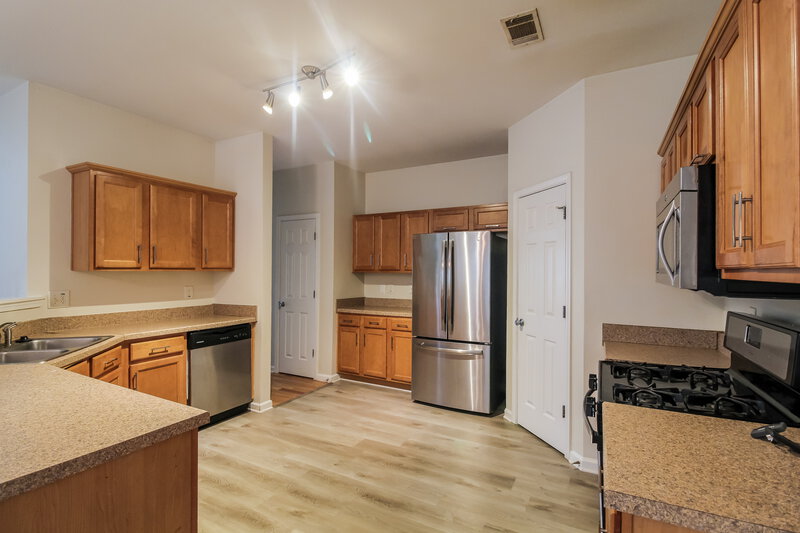 2,150/Mo, 2363 Walnut Tree Ln Buford, GA 30519 Kitchen View