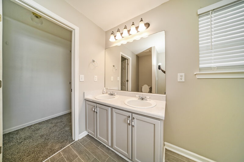 1,815/Mo, 213 Tyler Trce Griffin, GA 30223 Main Bathroom View