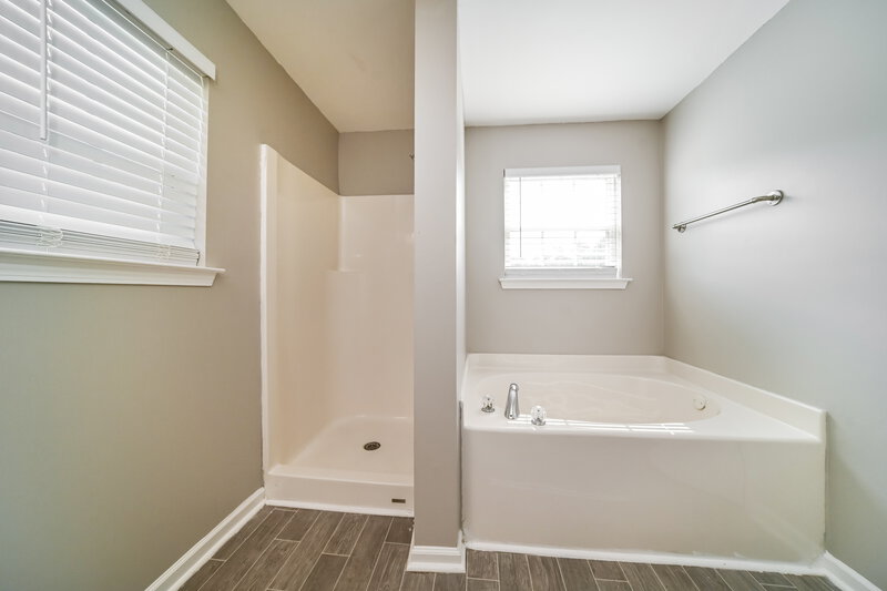 1,815/Mo, 213 Tyler Trce Griffin, GA 30223 Main Bathroom View 2