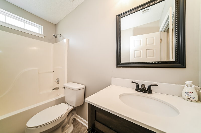 1,815/Mo, 213 Tyler Trce Griffin, GA 30223 Bathroom View 2