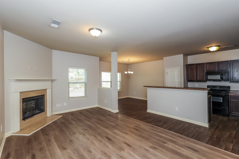 1,970/Mo, 260 Stillwood Dr Newnan, GA 30265 Living Room View 2