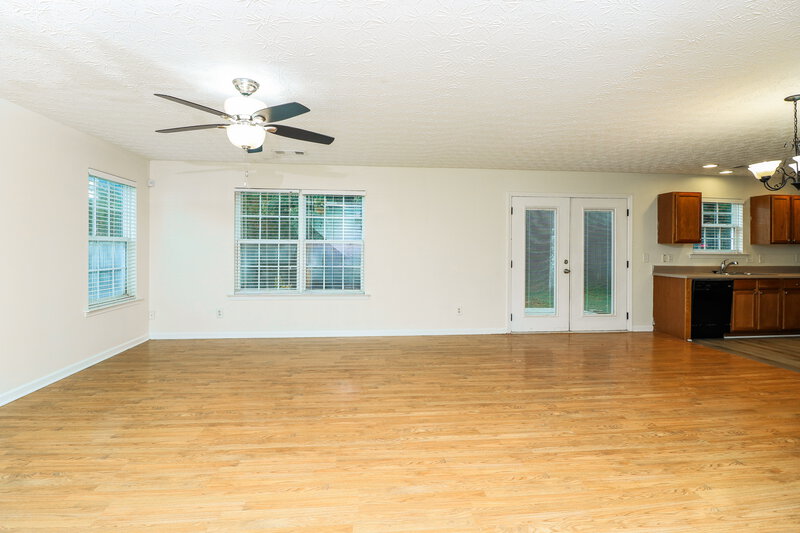 1,645/Mo, 120 Holly Mill Village Dr Canton, GA 30114 Living Room View
