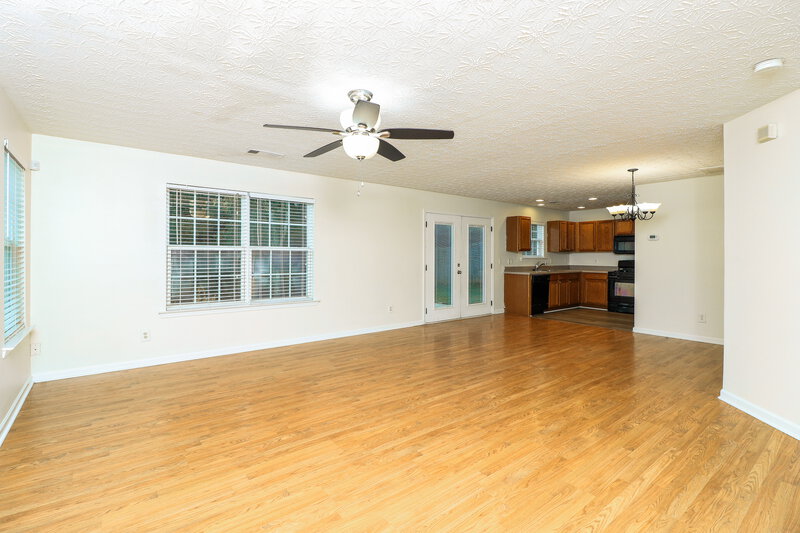 1,645/Mo, 120 Holly Mill Village Dr Canton, GA 30114 Living Room View 2