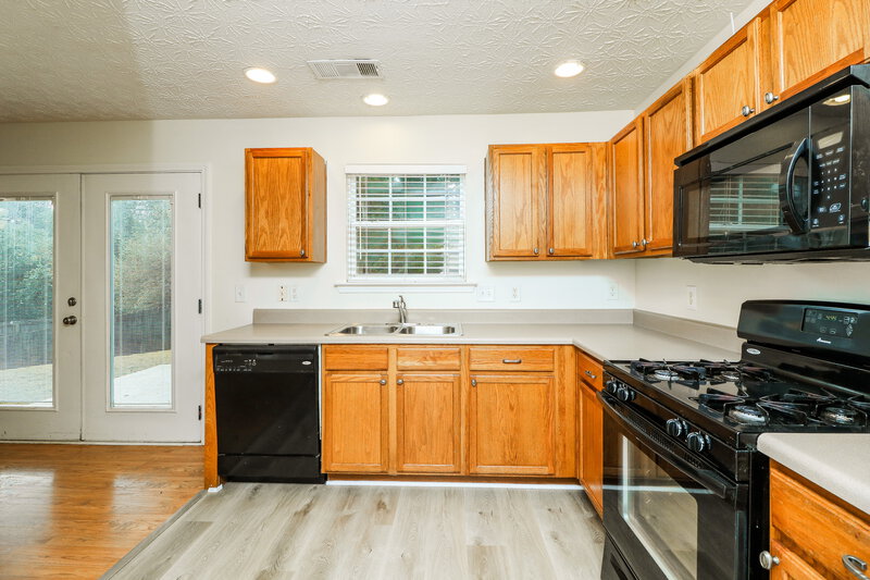 1,645/Mo, 120 Holly Mill Village Dr Canton, GA 30114 Kitchen View 2