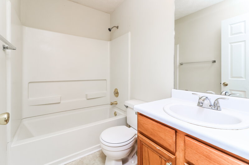 2,655/Mo, 3425 Sandlake Dr SW Marietta, GA 30008 Bathroom View
