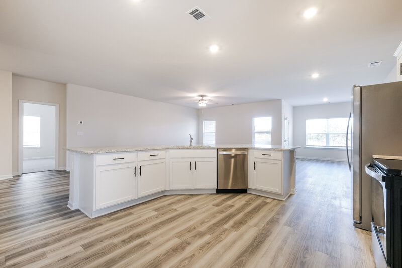 2,140/Mo, 236 Oliver Dr Locust Grove, GA 30248 Kitchen View