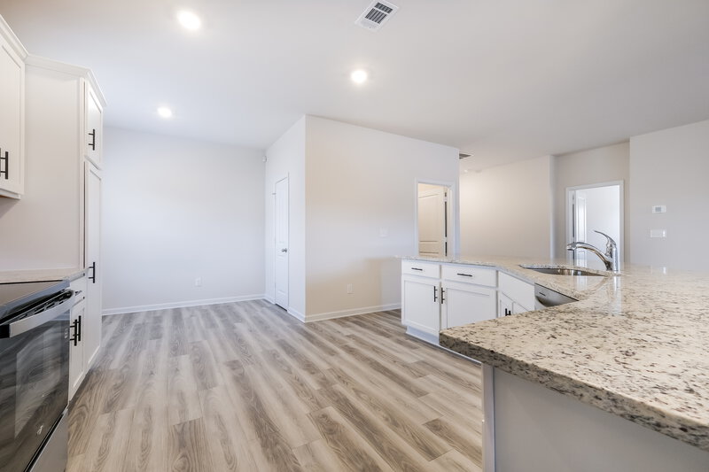 2,140/Mo, 236 Oliver Dr Locust Grove, GA 30248 Kitchen View 3