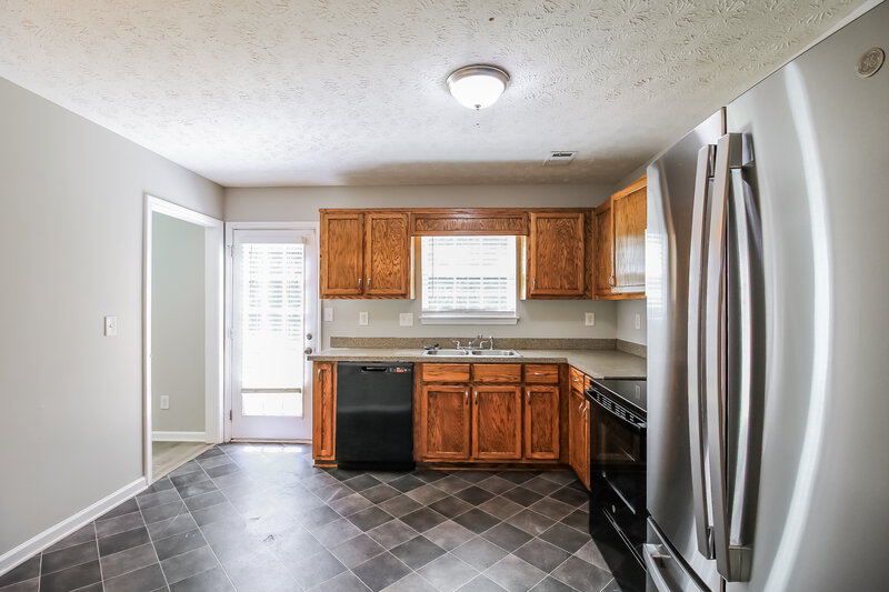 1,995/Mo, 217 Vineyard Ridge Dr Griffin, GA 30223 Kitchen View 2