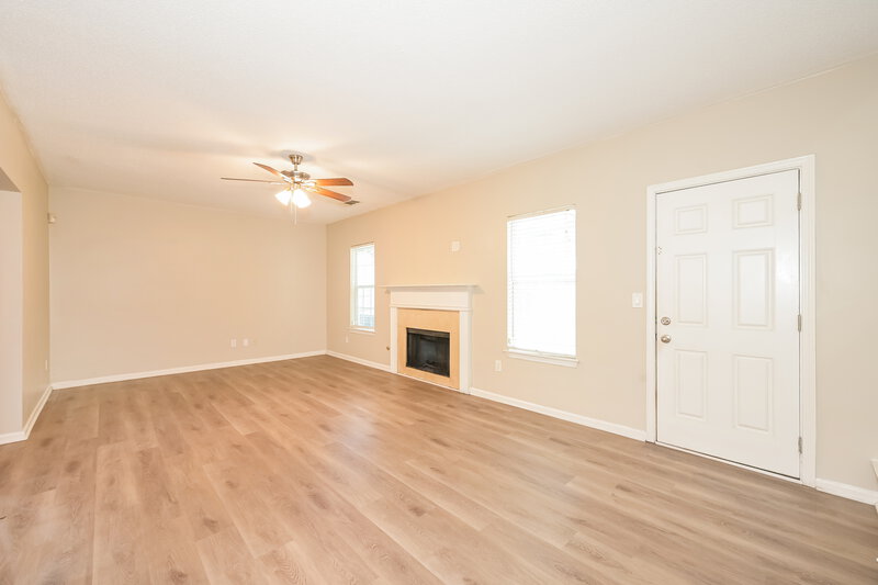 2,095/Mo, 4710 Millenium View Ct Snellville, GA 30039 Family Room View
