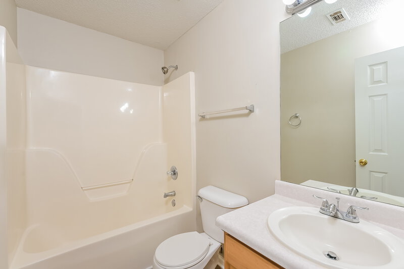 2,095/Mo, 4710 Millenium View Ct Snellville, GA 30039 Bathroom View