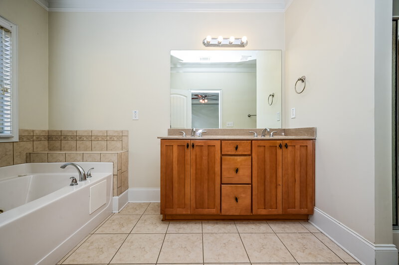 2,095/Mo, 104 Society St McDonough, GA 30252 Main Bathroom View