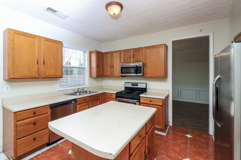 2,275/Mo, 196 Ancient Oaks Way Hiram, GA 30141 Kitchen View