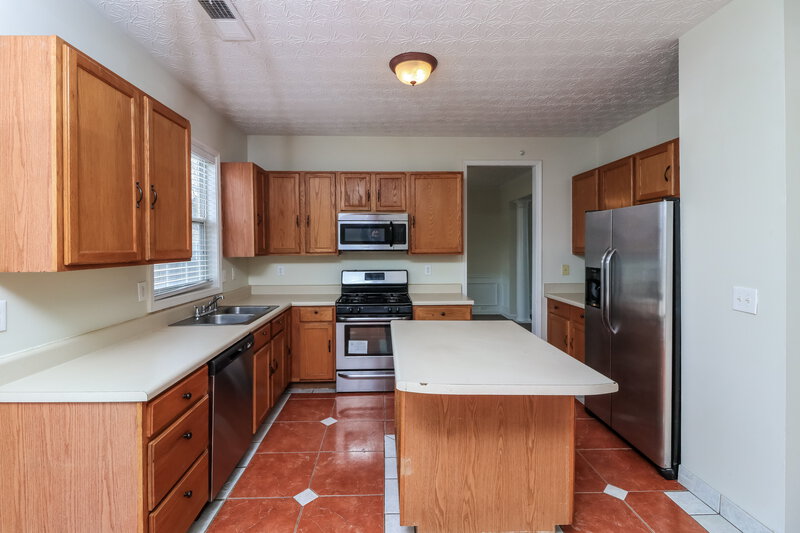 2,275/Mo, 196 Ancient Oaks Way Hiram, GA 30141 Kitchen View 2