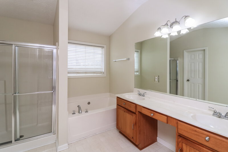 2,275/Mo, 196 Ancient Oaks Way Hiram, GA 30141 Main Bathroom View