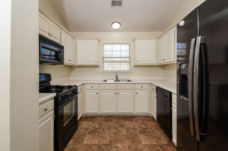 2,710/Mo, 2150 Serenity Dr NW Acworth, GA 30101 Kitchen View 2