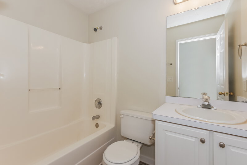 2,215/Mo, 46 Roxbury Ln Newnan, GA 30265 Bathroom View