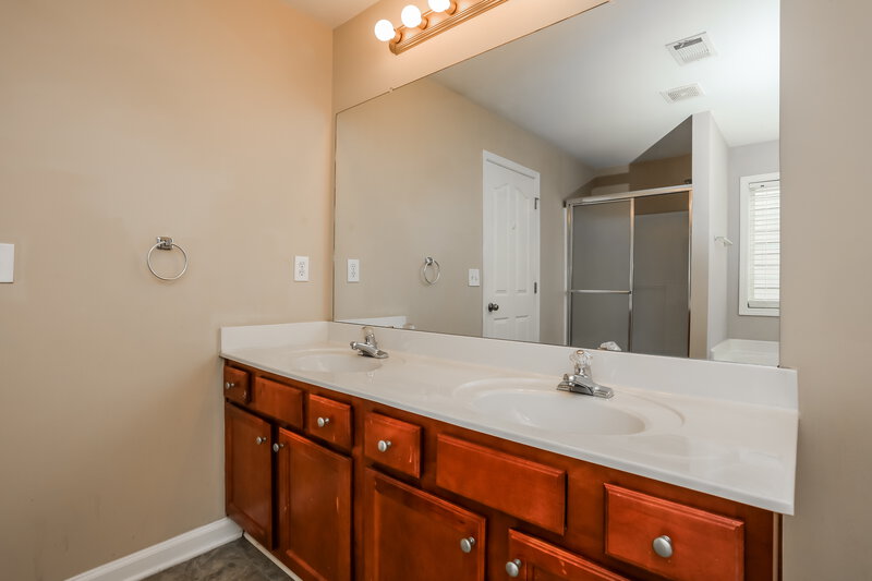3,350/Mo, 5265 Cactus Cove Ln Buford, GA 30519 Main Bathroom View 2