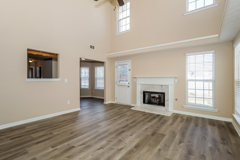 2,130/Mo, 338 Summit View Dr McDonough, GA 30253 Living Room View 2