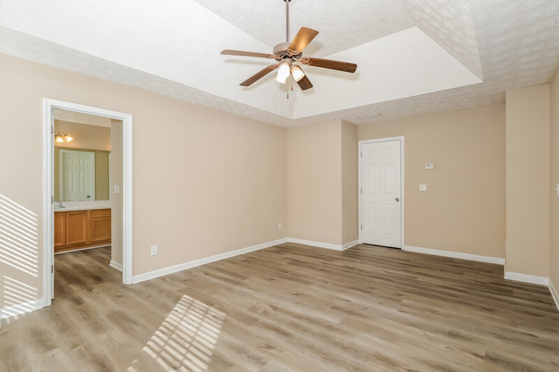 2,130/Mo, 338 Summit View Dr McDonough, GA 30253 Main Bedroom View