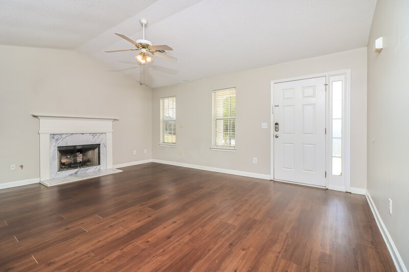 1,825/Mo, 311 Bainbridge Cir Dallas, GA 30132 Living Room View