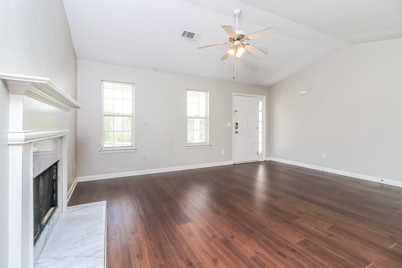 1,825/Mo, 311 Bainbridge Cir Dallas, GA 30132 Living Room View 4