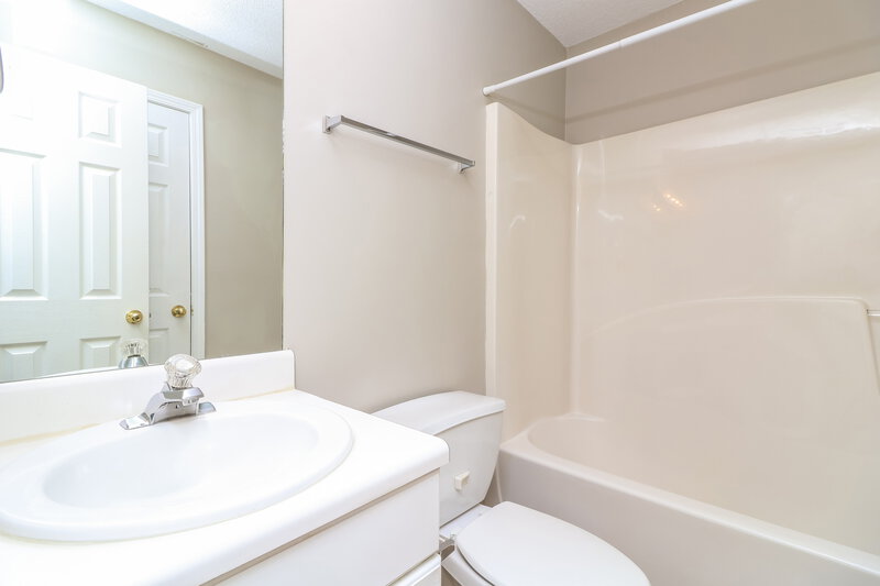 1,825/Mo, 311 Bainbridge Cir Dallas, GA 30132 Bathroom View