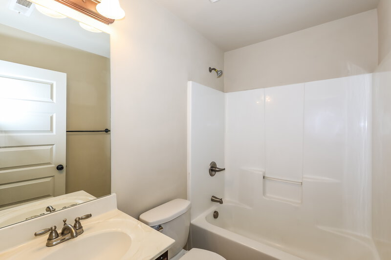2,795/Mo, 576 Camano Way McDonough, GA 30253 Bathroom View 2