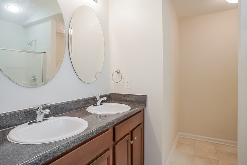 2,075/Mo, 5003 Amethyst Dr Douglasville, GA 30135 Main Bathroom View
