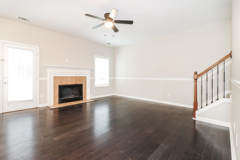 0/Mo, 2878 Suttonwood Way Buford, GA 30519 Living Room View